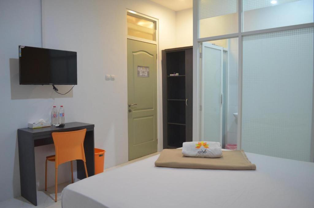 Hotel Ahava Magelang Extérieur photo