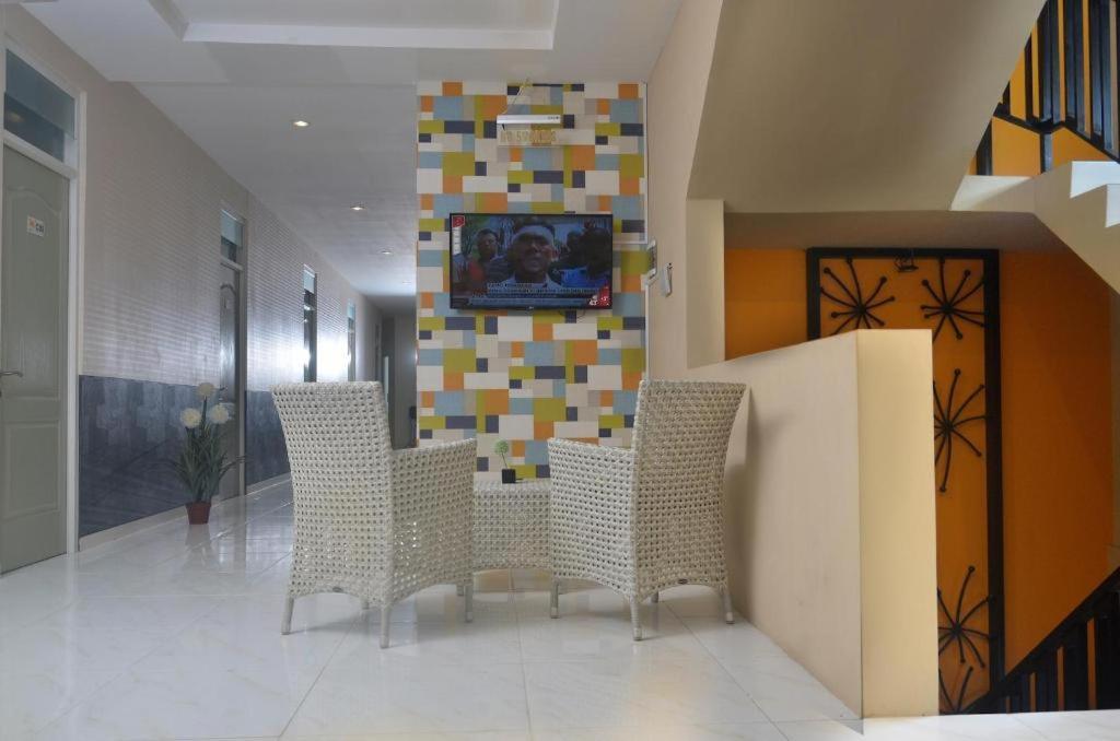 Hotel Ahava Magelang Extérieur photo