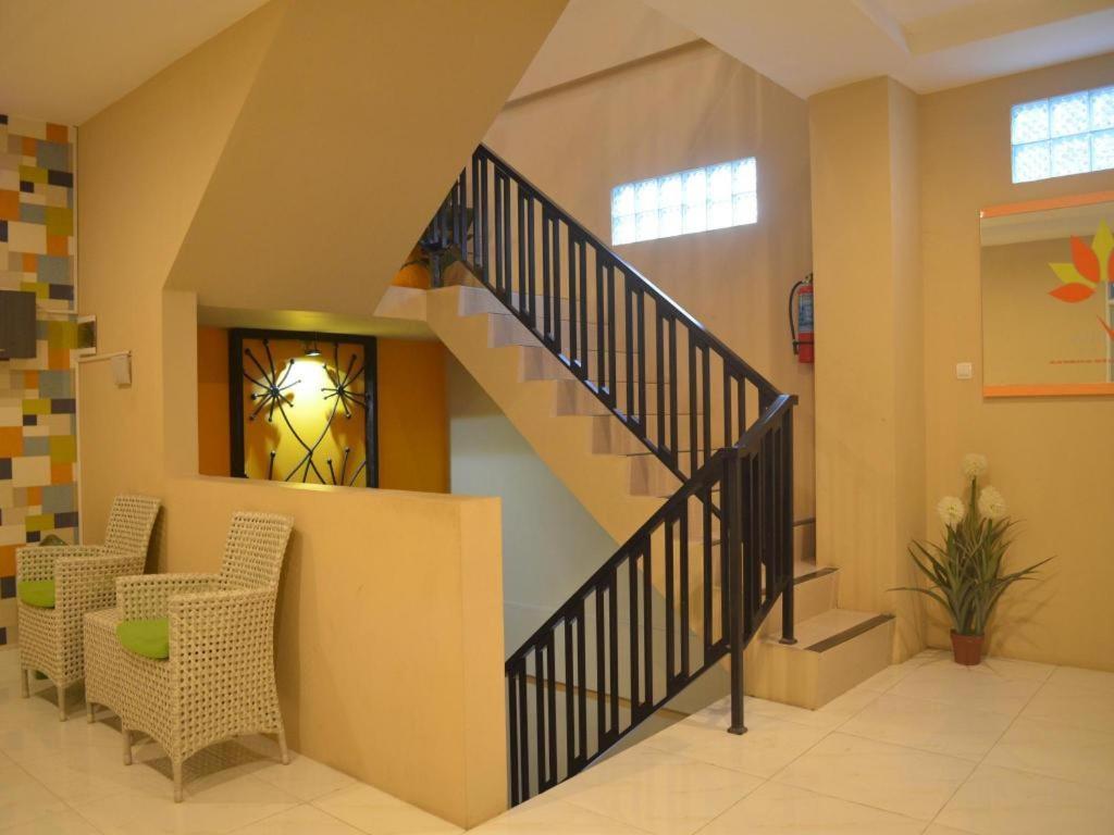 Hotel Ahava Magelang Extérieur photo