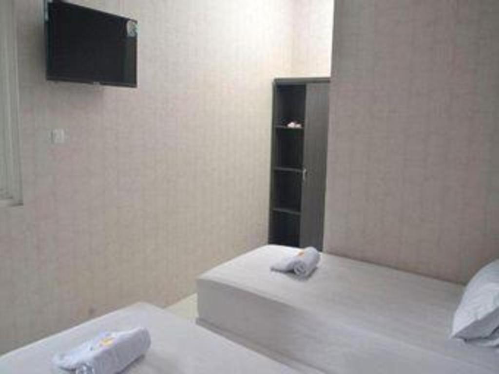 Hotel Ahava Magelang Extérieur photo