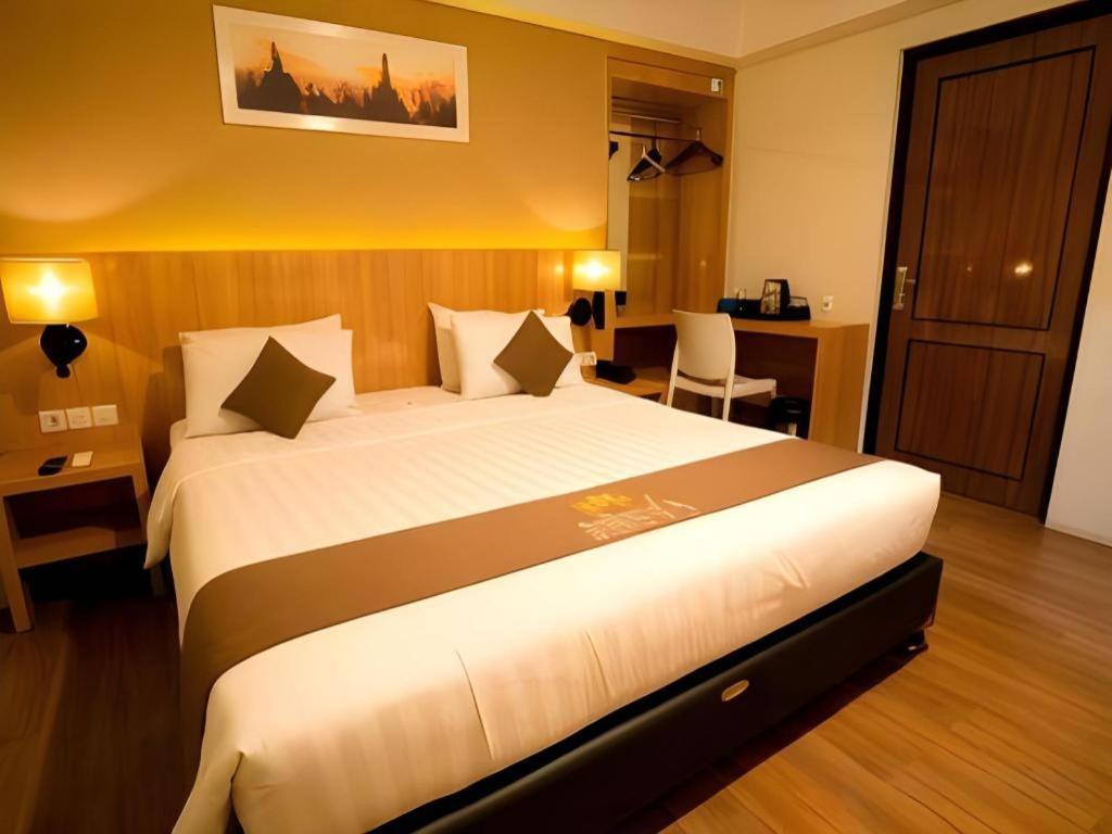 Hotel Ahava Magelang Extérieur photo