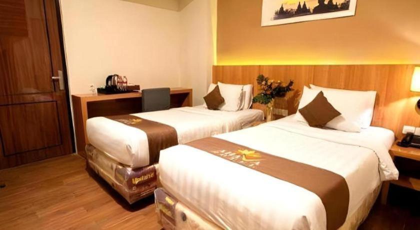 Hotel Ahava Magelang Extérieur photo