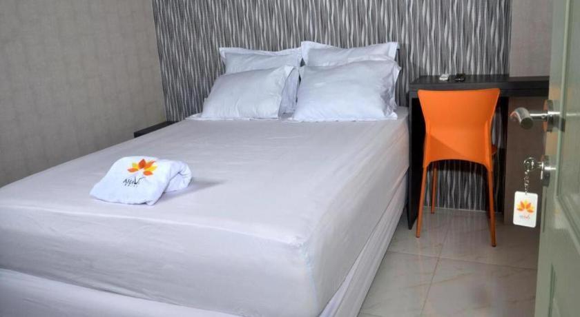 Hotel Ahava Magelang Extérieur photo