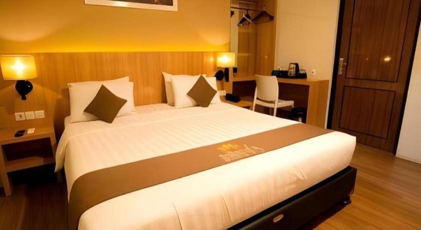 Hotel Ahava Magelang Extérieur photo